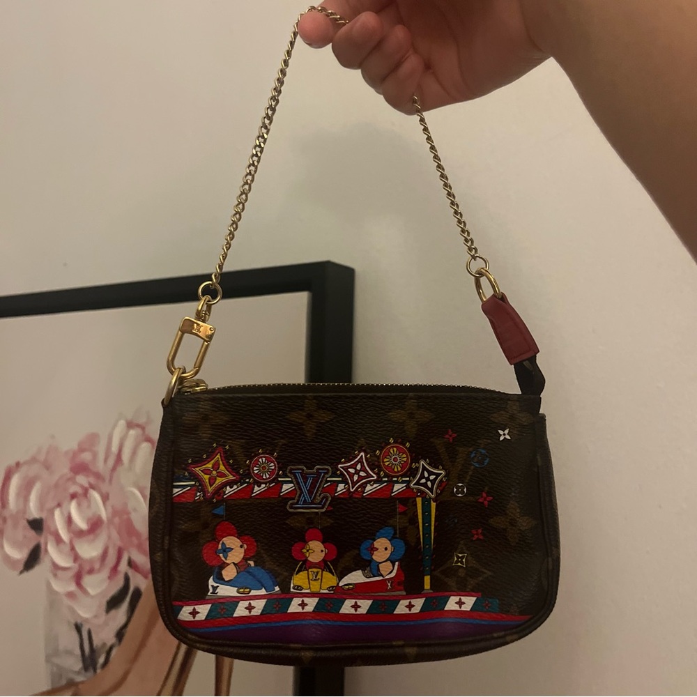 Louis Vuitton Monogram 2020 Christmas
Mini Pochette